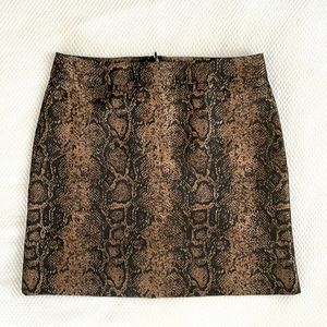 DKNYC Mini-Skirt - Snakeskin Print -Size 8